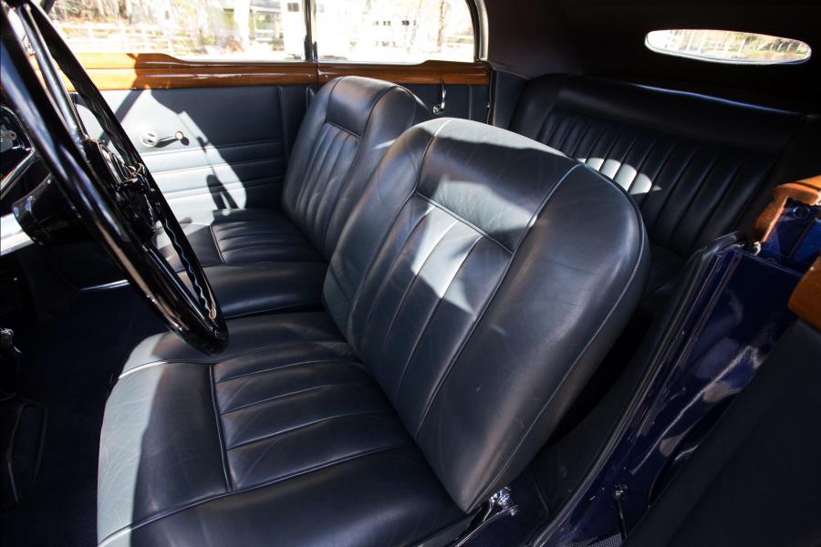 Интерьер Maybach SW38 Cabriolet 1938 года  (фото 6 из 13)